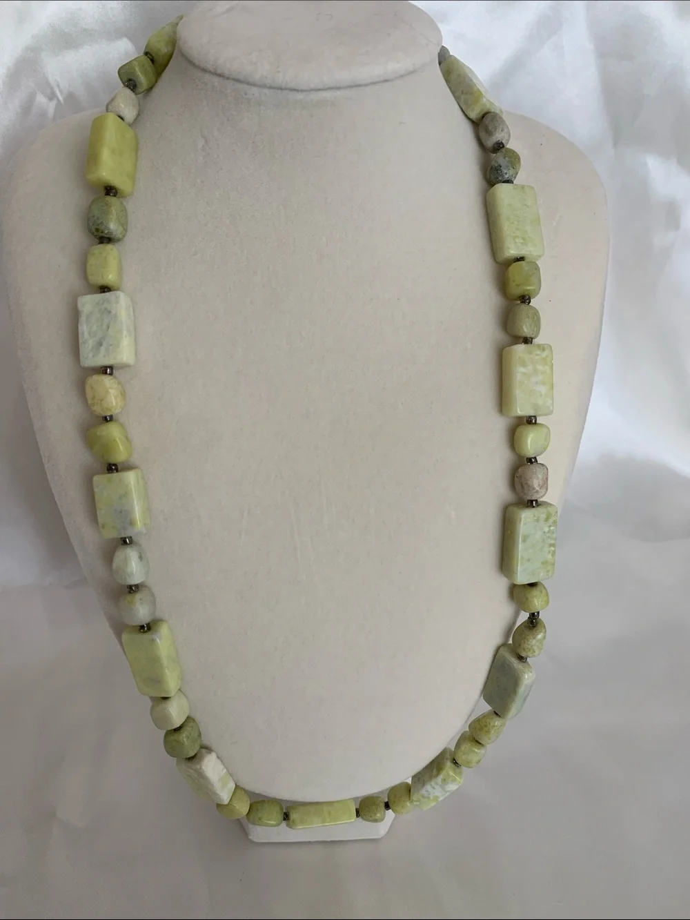 Vintage Genuine Serpentine Gemstone Necklace - Women Jewelry - Picture 6 of 7